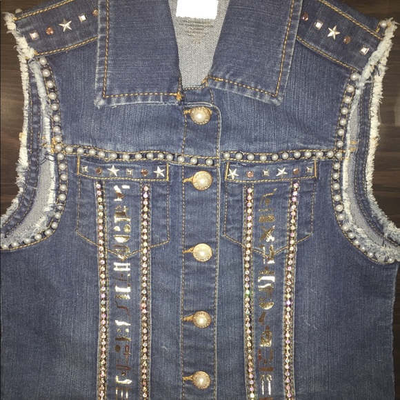 Hand designed jean vest. - Picture 4 of 8